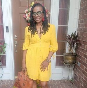 Meet your Posher, Adrienne